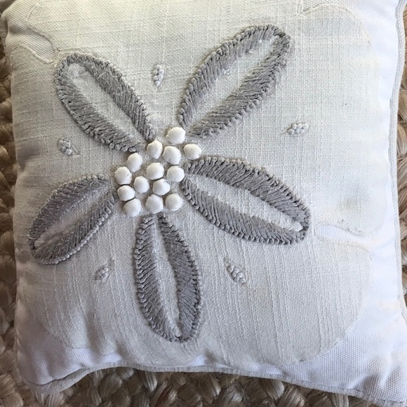 Pottery Barn Sand Dollar Decorative Pillow🌴🔆🐬 - Picture 2 of 4
